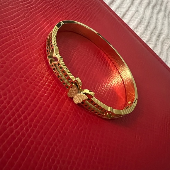 Jewelry - Gold Butterfly Accent Women's Bangle Bracelet